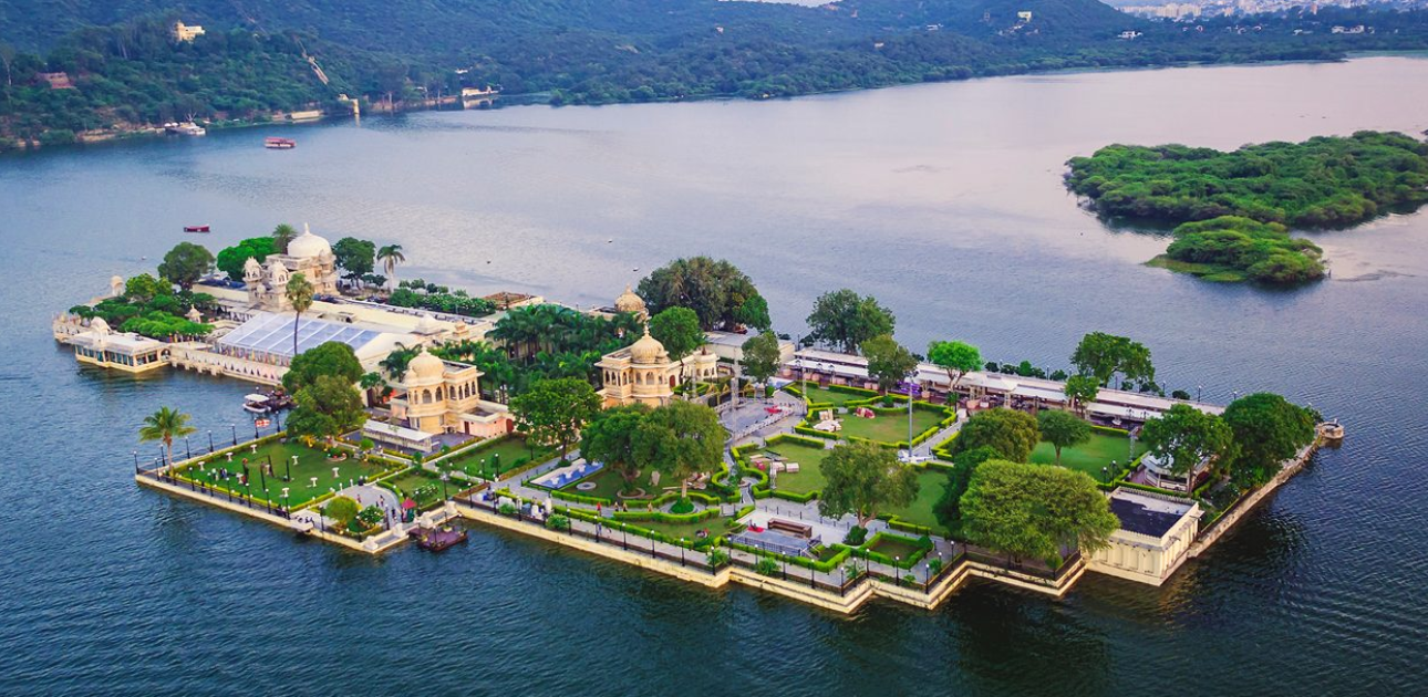 Udaipur Heritage Tour – Lakes & Palaces
